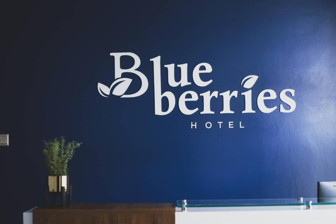Blue Berries Hotel Entebbe Exterior foto